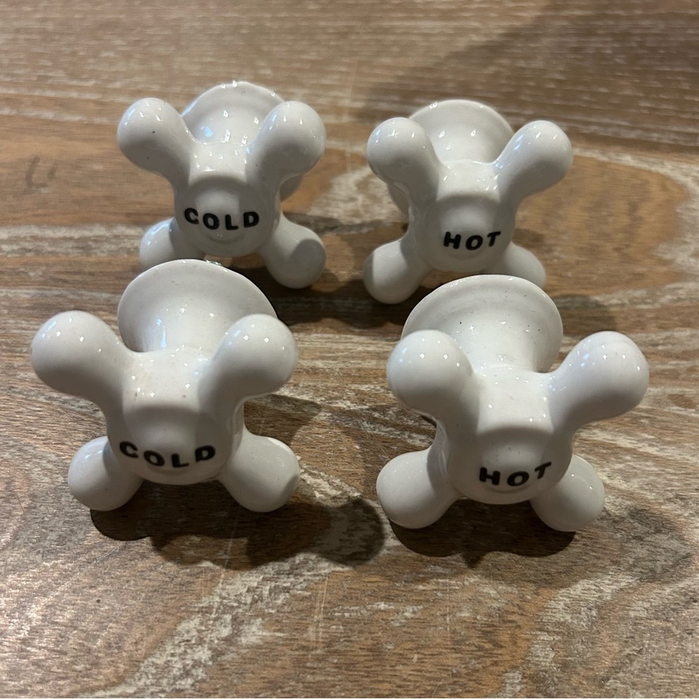 EUC Ceramic “Hot” and “Cold” Decorative Knobs